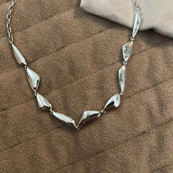 Kendra Scott Silver Minimalist Necklace - Picture 3 of 3